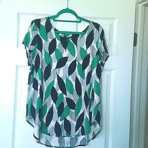 Ladies short sleeve knit top